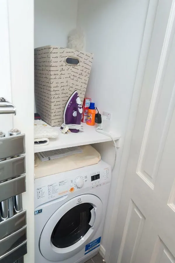 The Bonnie Bide Awa' Apartment Edinburgh