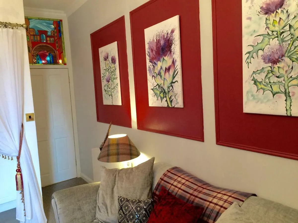 The Bonnie Bide Awa' Apartment Edinburgh