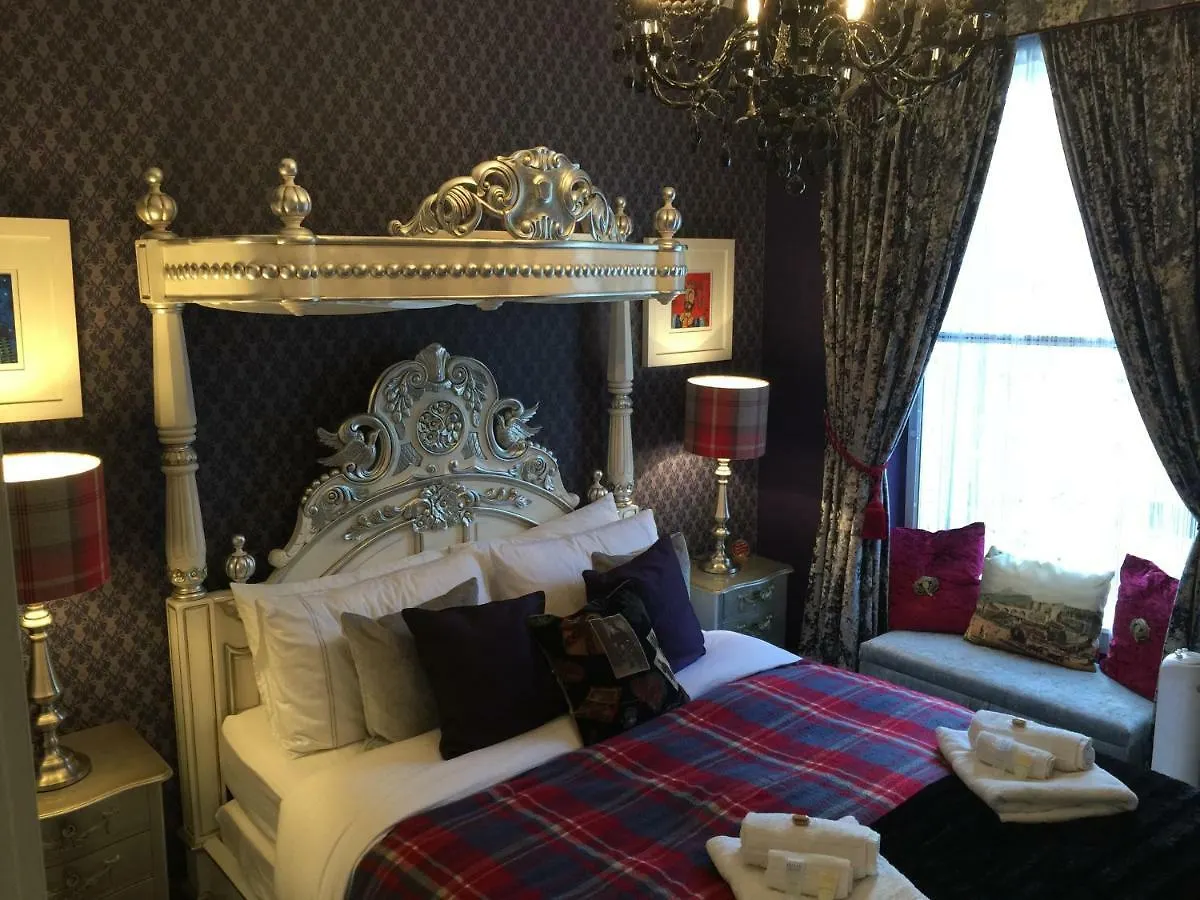 The Bonnie Bide Awa' Apartment Edinburgh