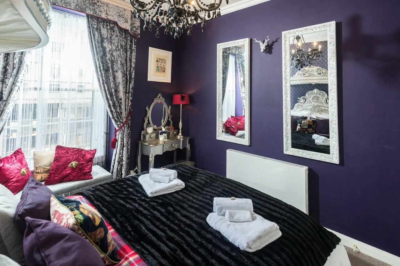 The Bonnie Bide Awa' Apartment Edinburgh